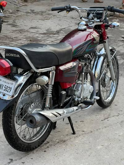Honda CG 125 Model 22/23 - 16k driven All Punjab Number