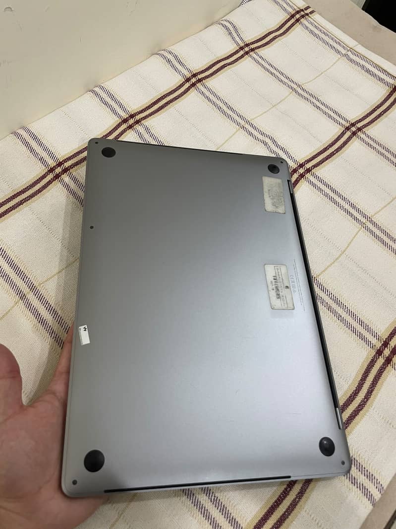 MacBook pro 15 inch 5