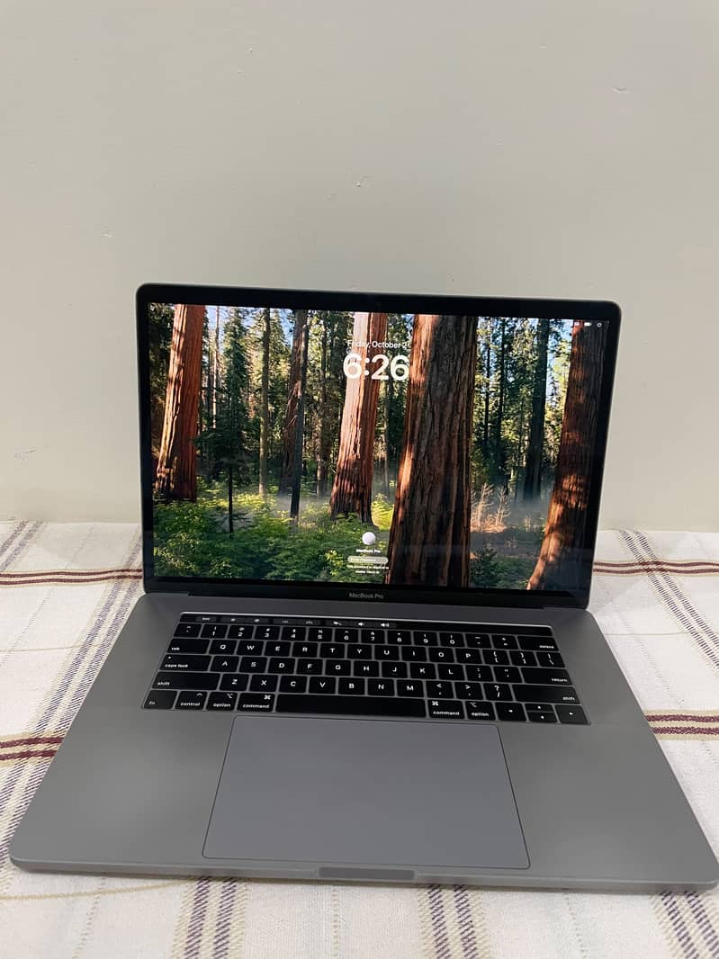 MacBook pro 15 inch 7