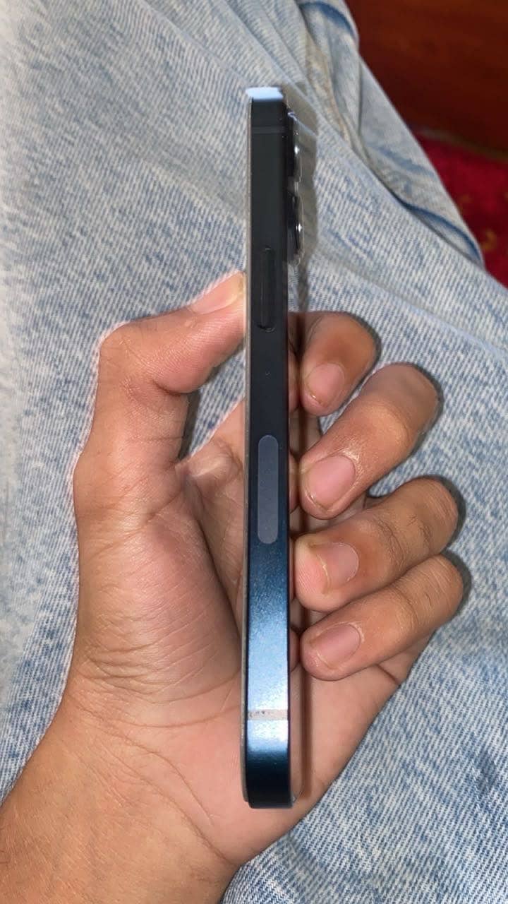 Apple iPhone 13 10