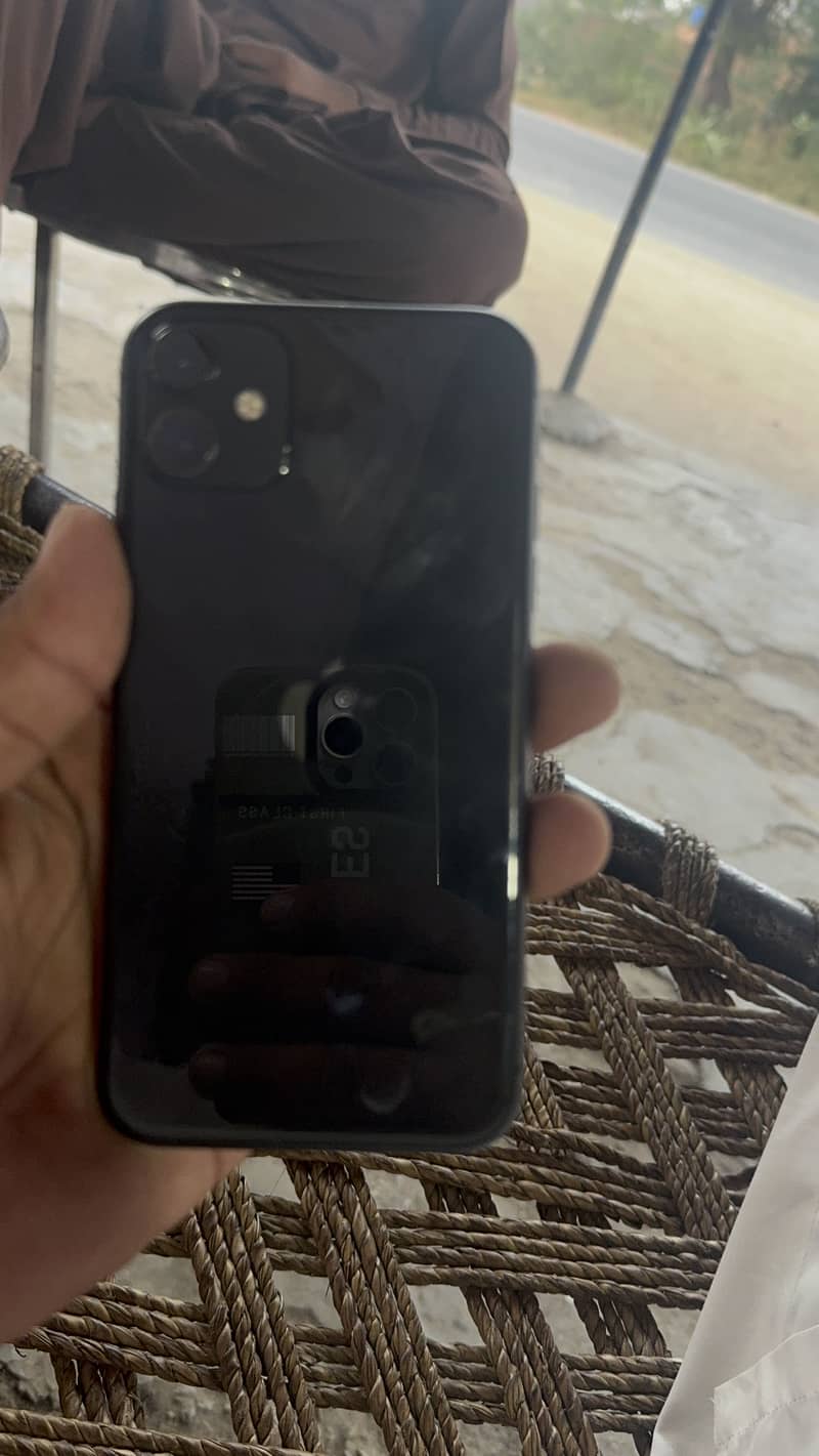 Apple iPhone 11 3