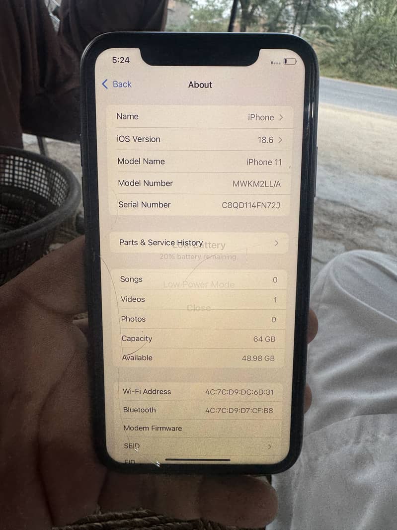 Apple iPhone 11 4