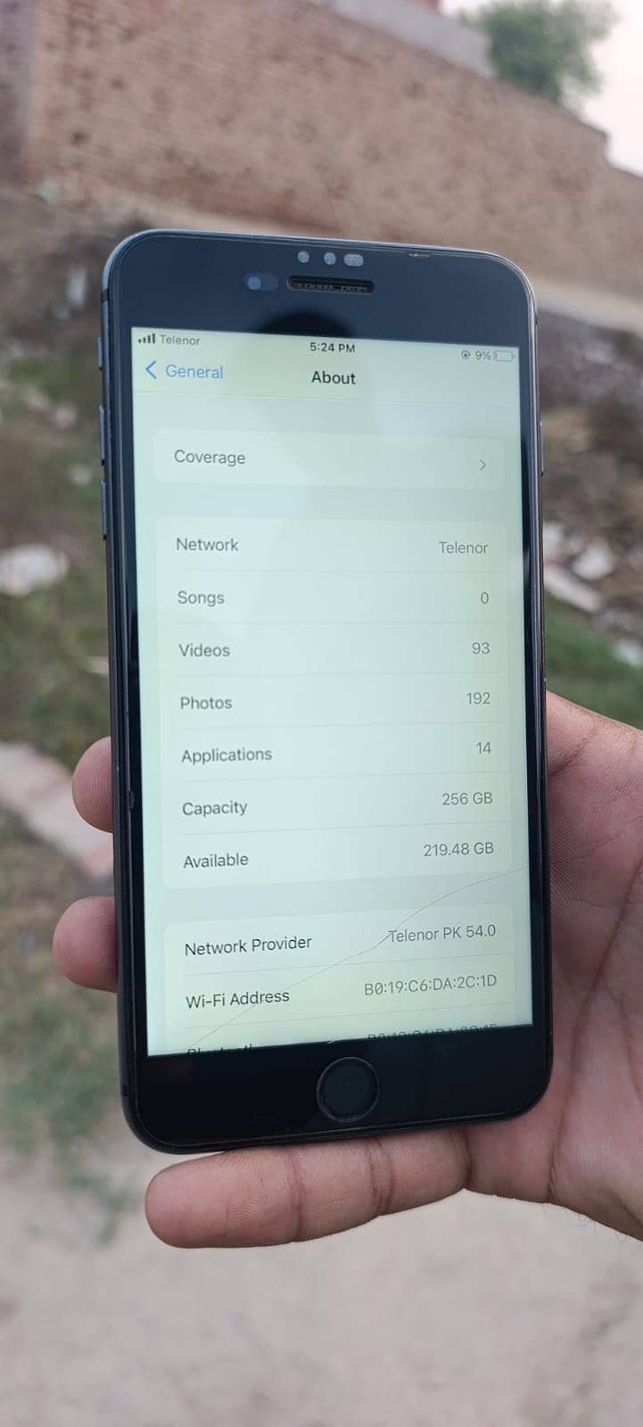 Apple iPhone 8 Plus 0