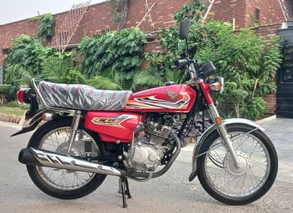 Honda CG 125 2026 Model 1950 Km Red Colour