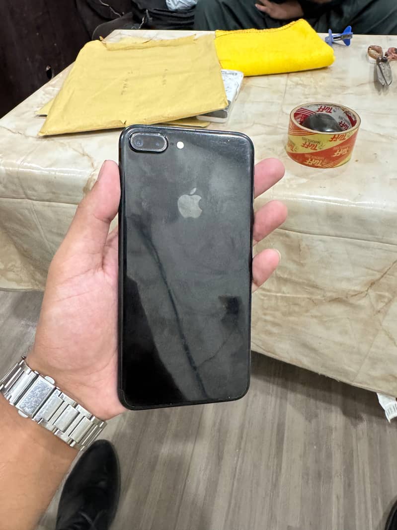 Apple iPhone 7 Plus 0