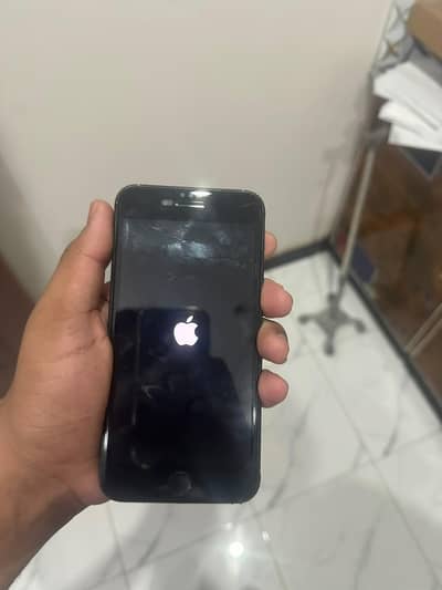 aoa i am selling iphone 7+ pta /128