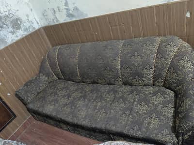 complete sofa set in very good condition