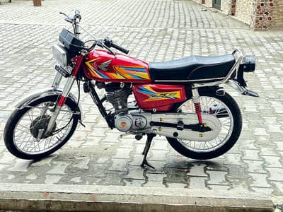 125 10/10 condition. whatsapl 03018144481