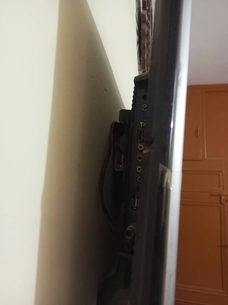 lcd good condition 3