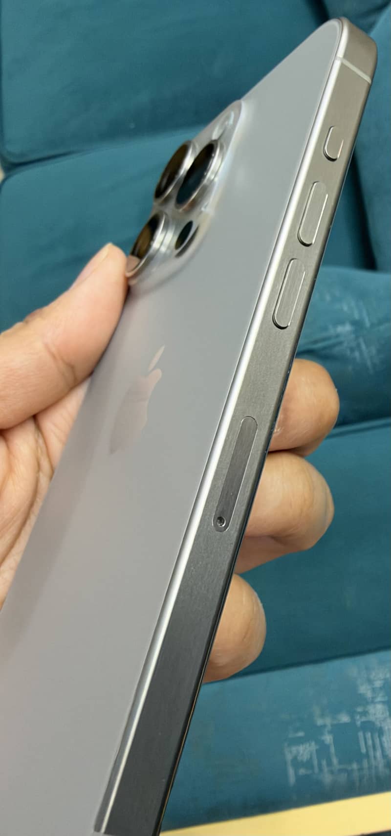 Apple iPhone 15 Pro 1
