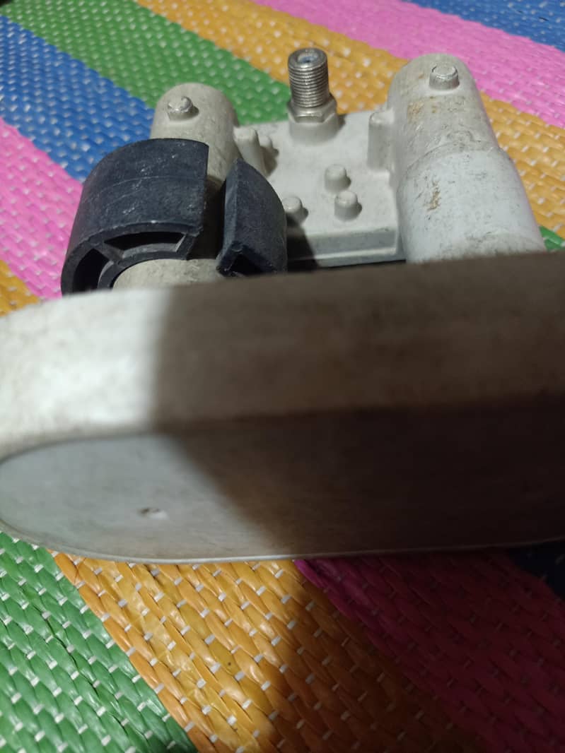 Mono block lnb 1