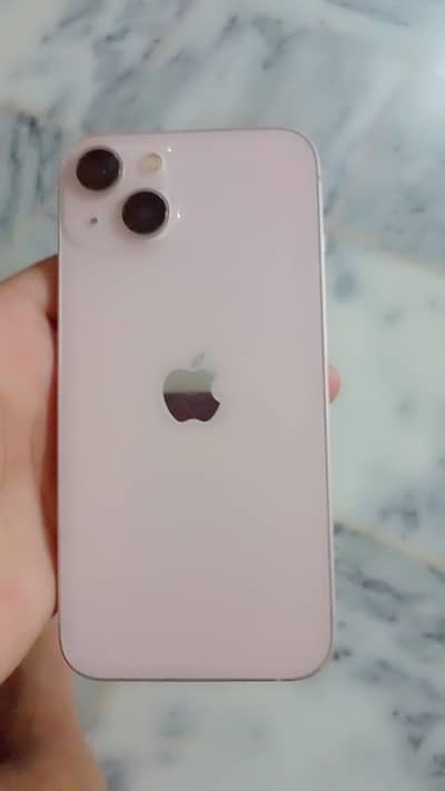 Apple iPhone 13