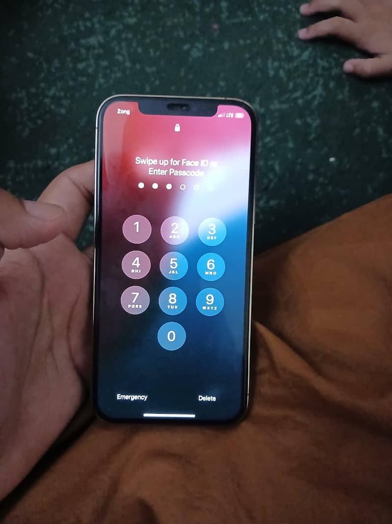 Apple iPhone 12 5