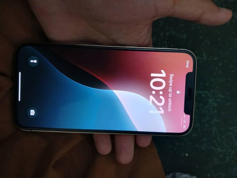 Apple iPhone 12 6