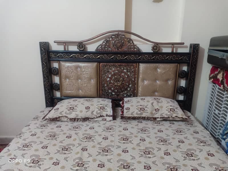 iron bed 1