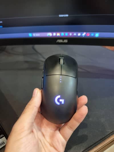 LOGITECH G PRO WIRELESS GAMING MOUSE ( FULL ACCESSORIES)