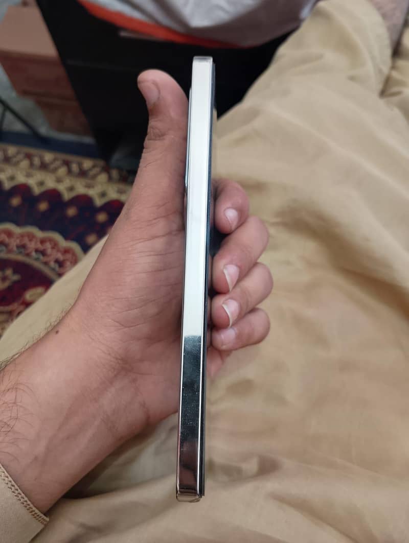 Infinix Note 40 5