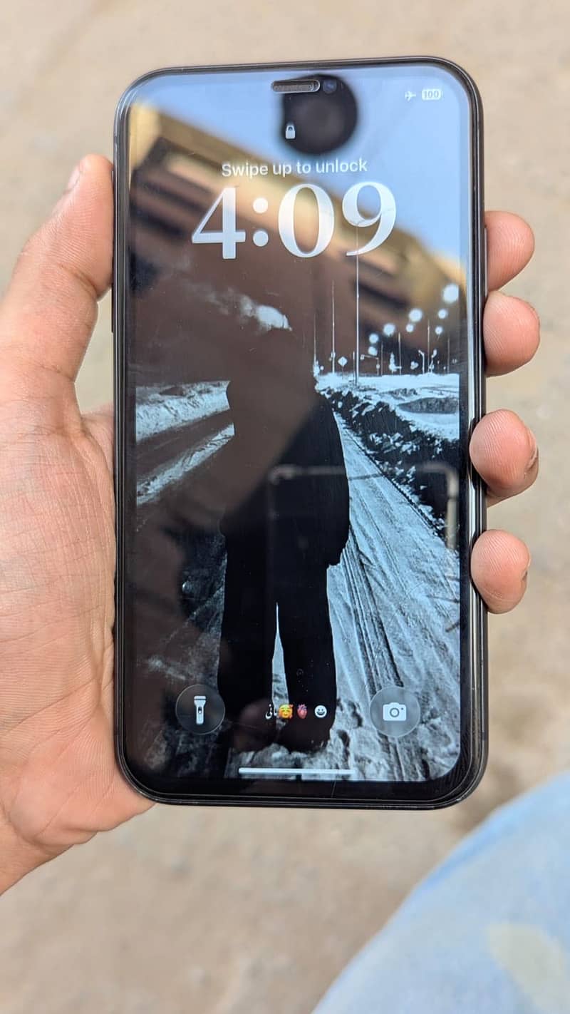Apple iPhone 11 4