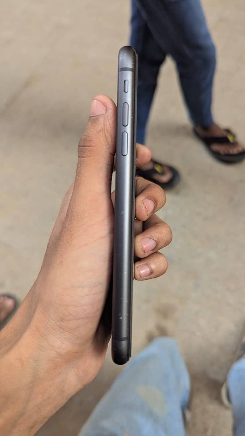 Apple iPhone 11 6