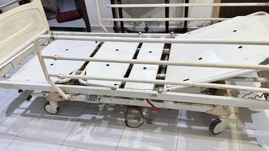 Electric patient bed