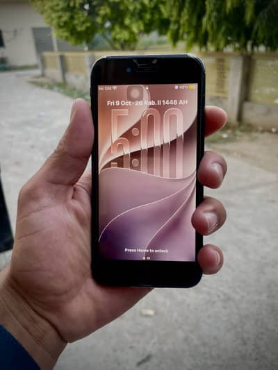 Apple iPhone SE