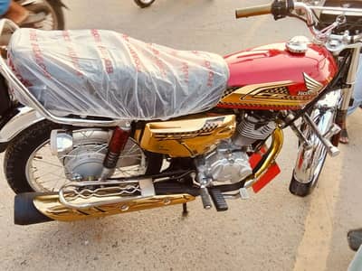 Honda 125 lush condition golden edition
