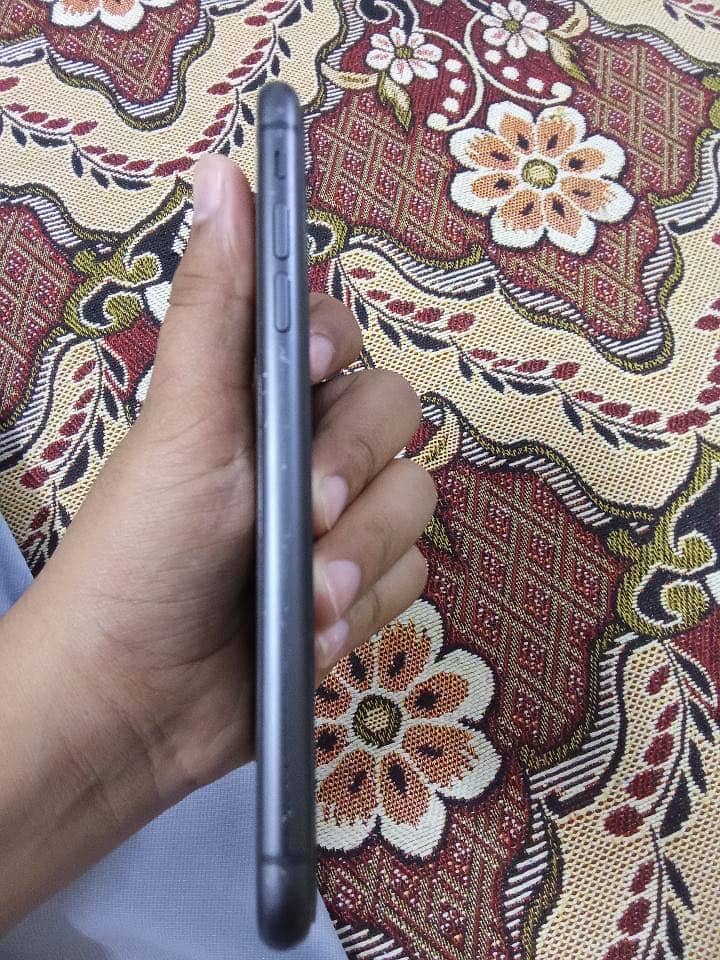 Apple iPhone 11 11