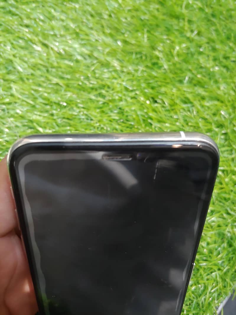 Apple iPhone X 6