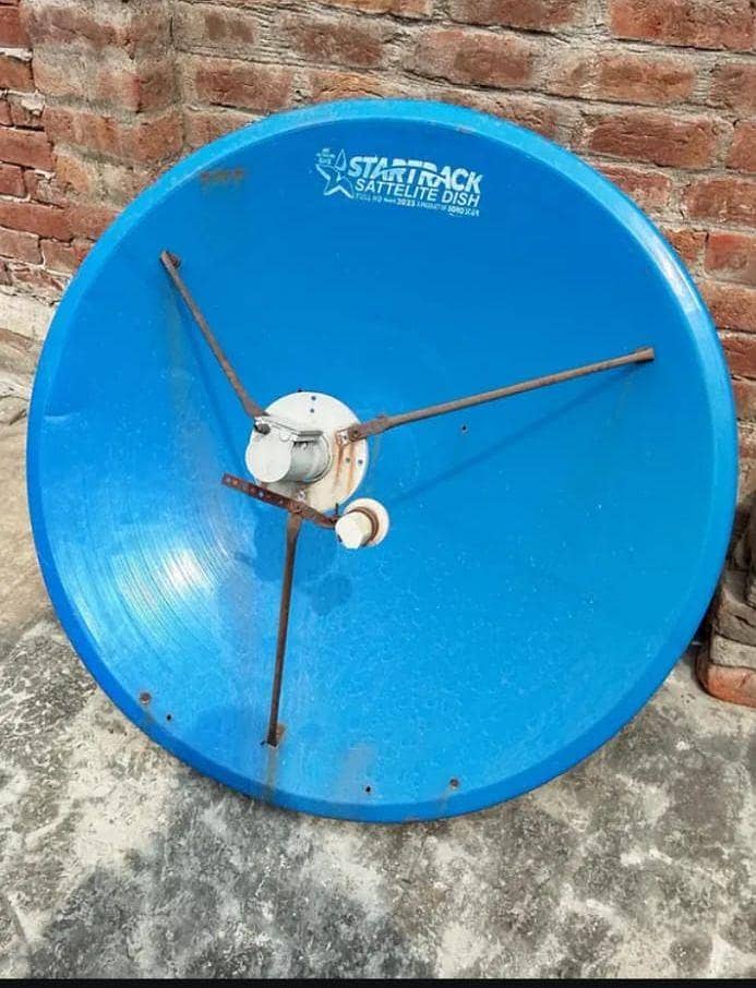 Dish with receiver 0