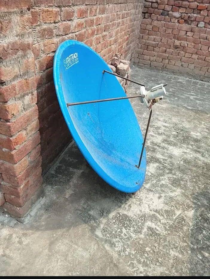 Dish with receiver 2