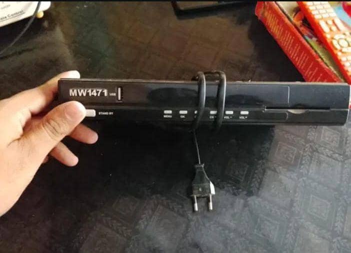 Dish with receiver 4