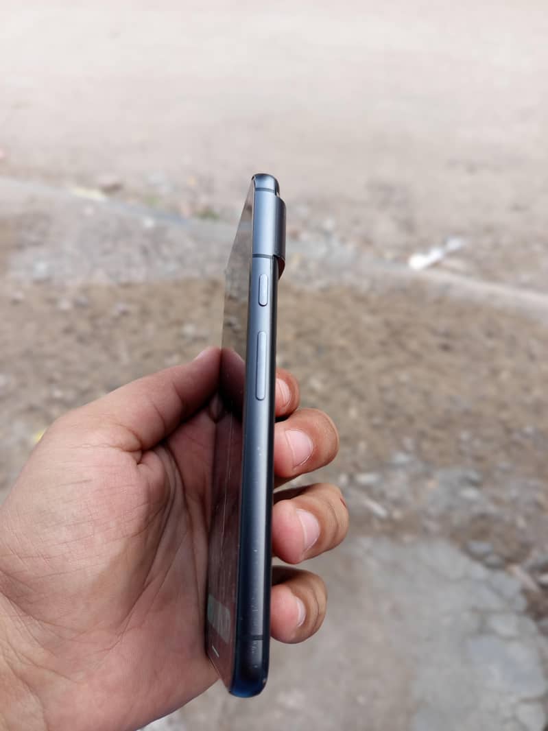 Google Pixel 8 4