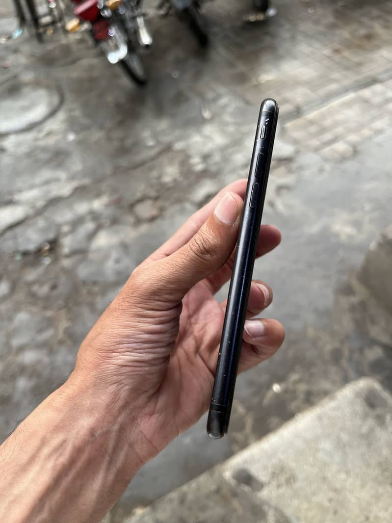 Apple iPhone 7 2