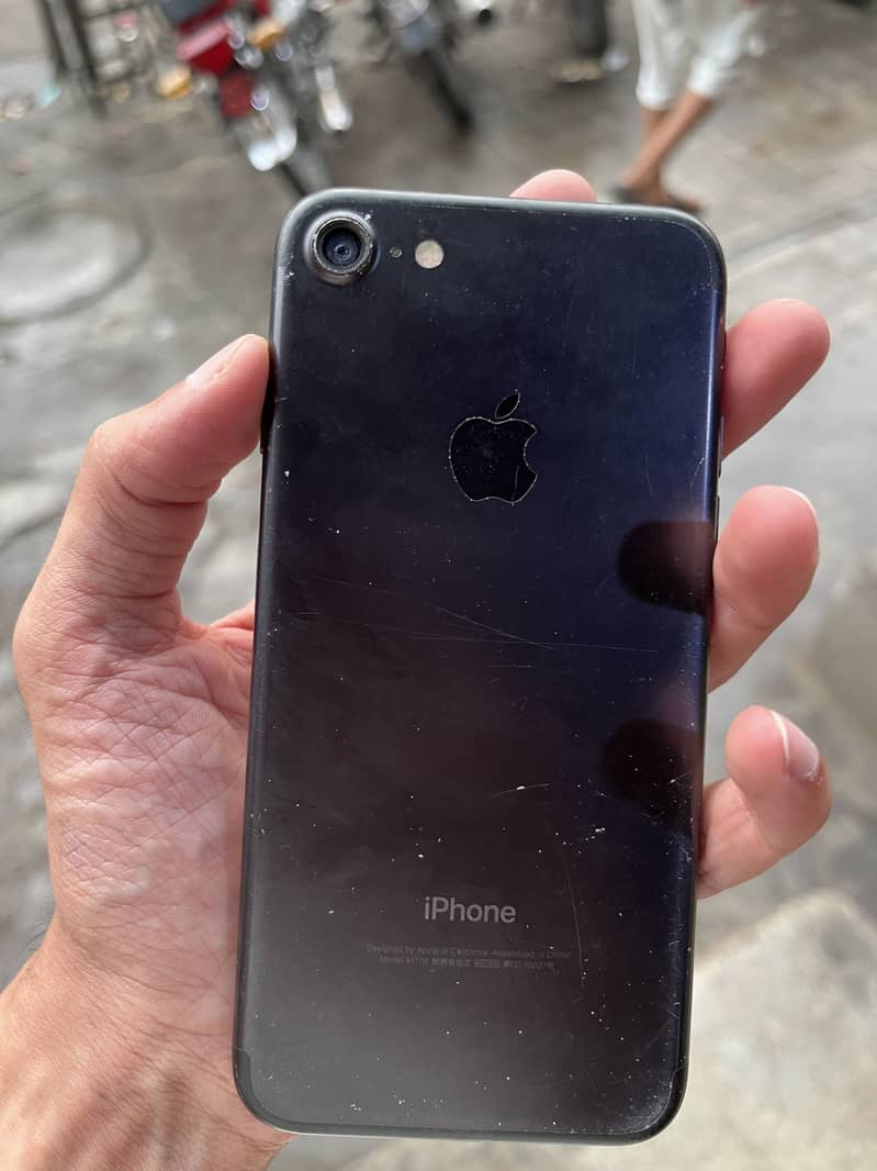 Apple iPhone 7 4
