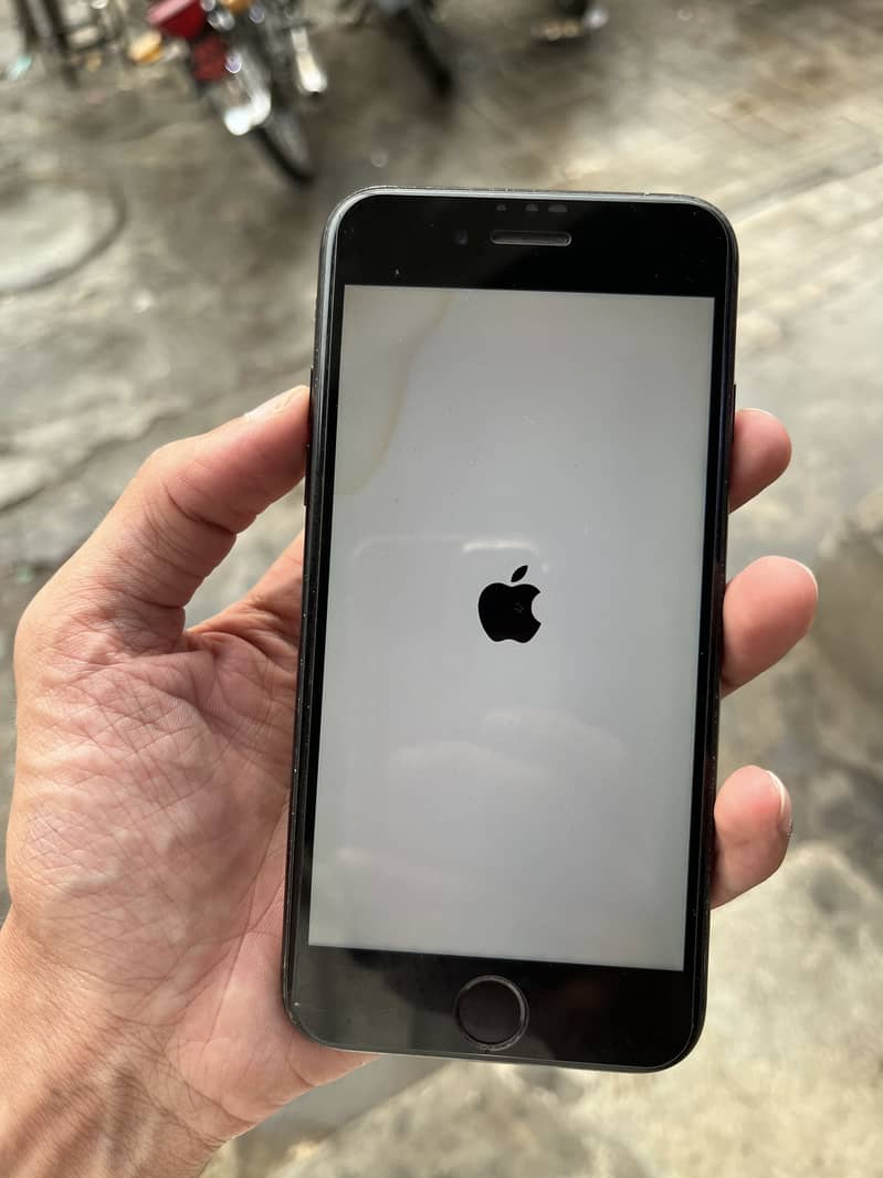 Apple iPhone 7 5