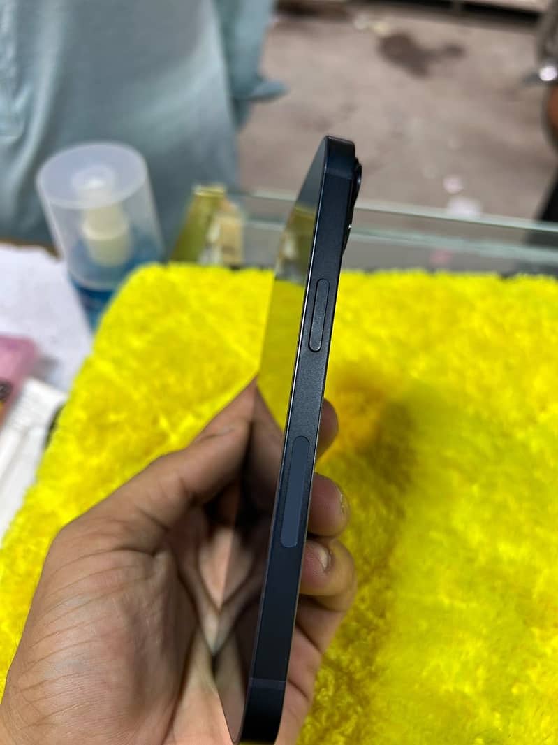 Apple iPhone 14 2