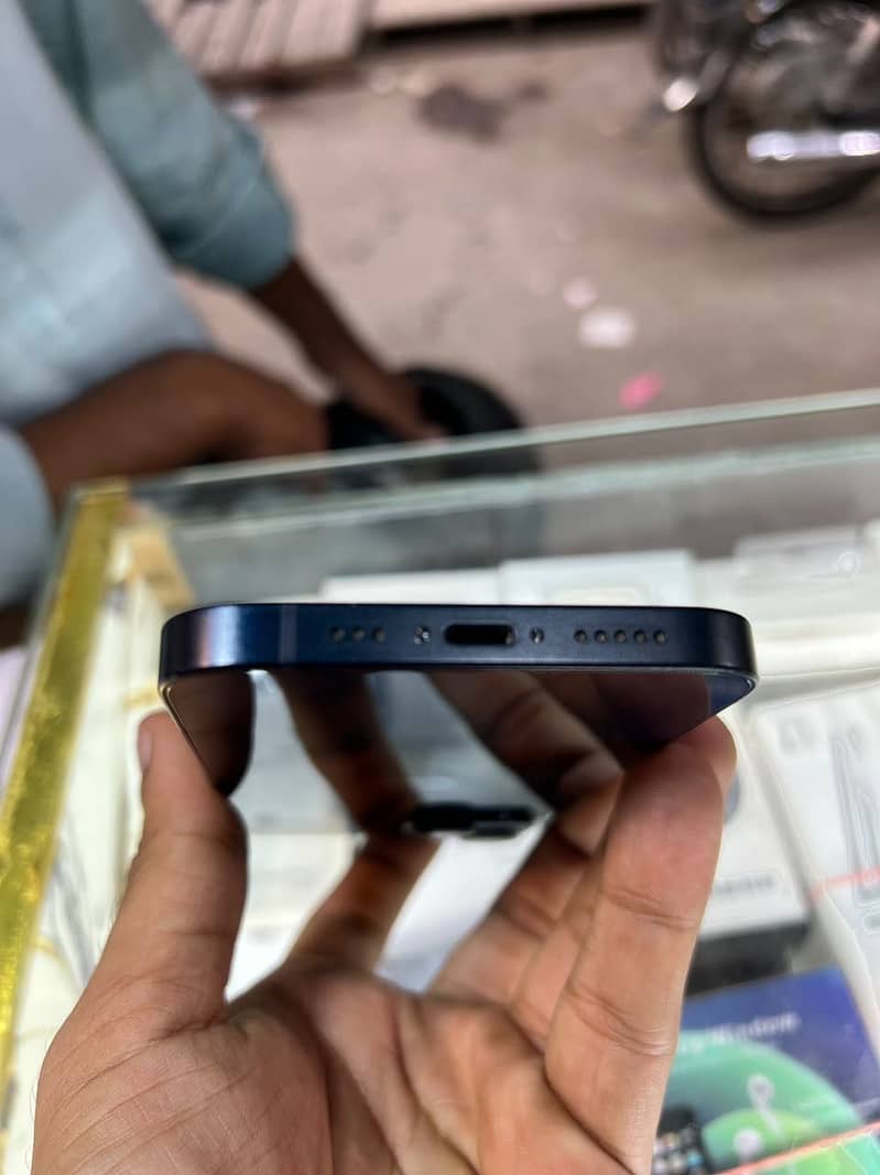 Apple iPhone 14 5