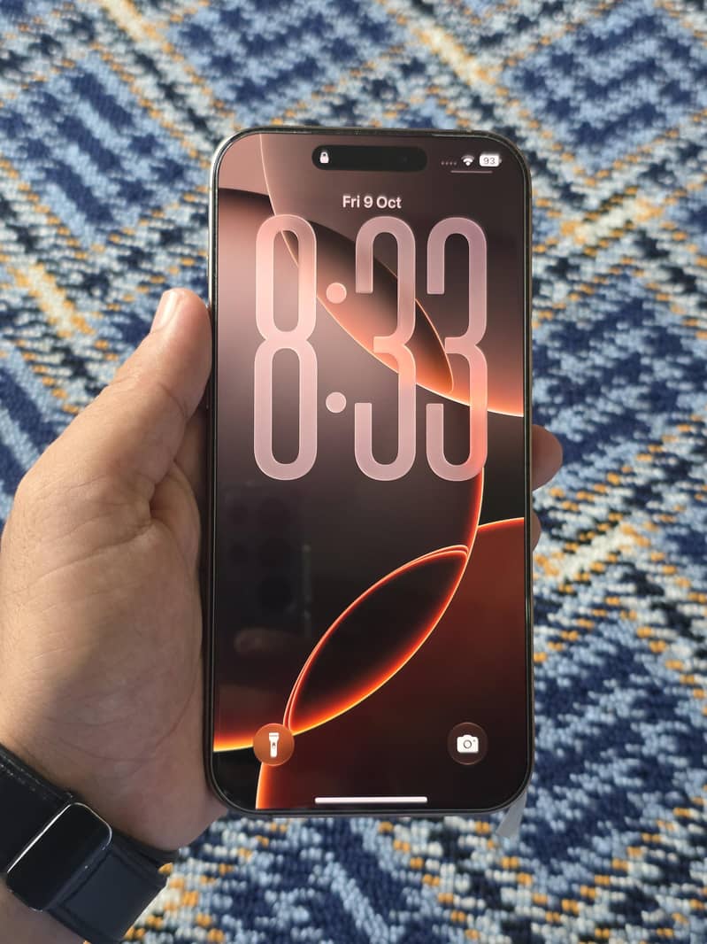 Apple iPhone 16 Pro Max 1