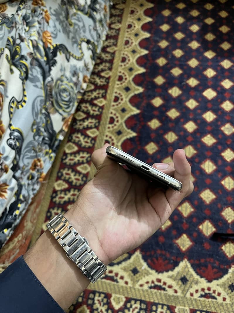 iPhone Xs Max 1