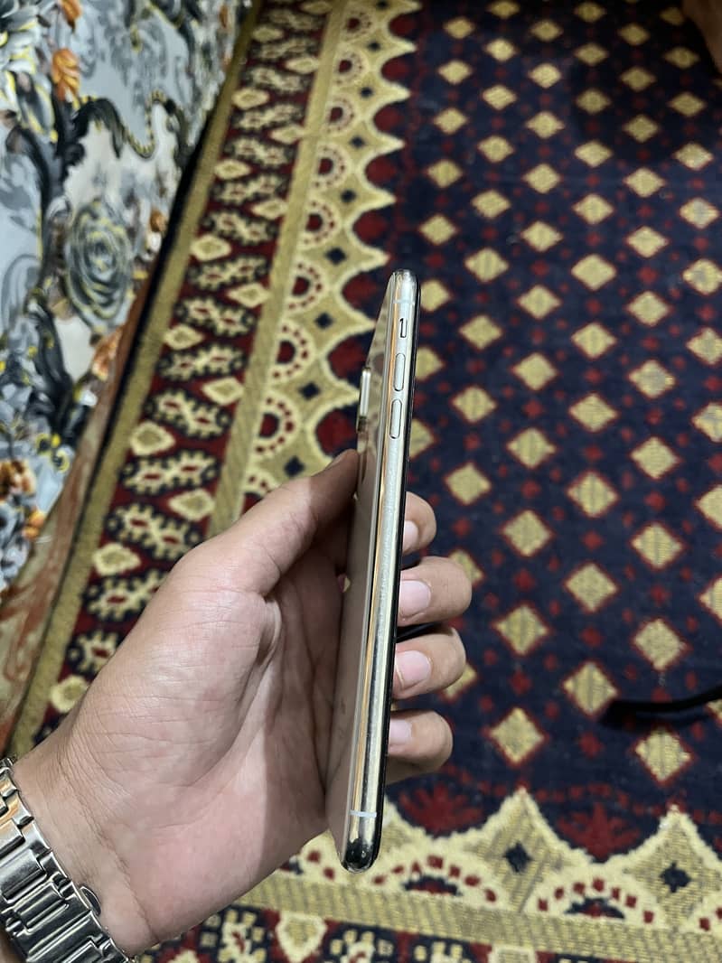 iPhone Xs Max 2