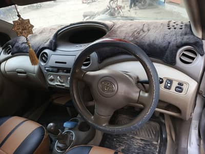 Toyota Platz 2003
