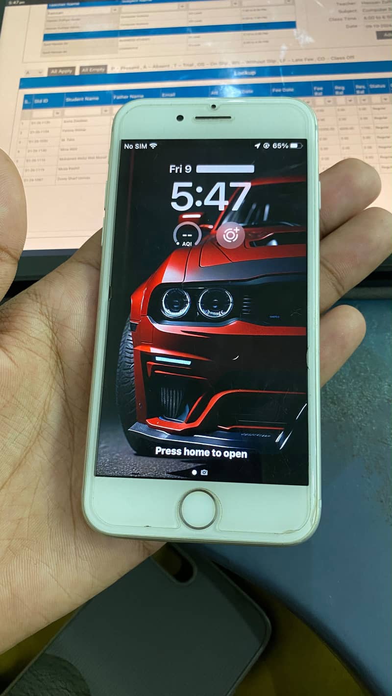 Apple iPhone 8 0