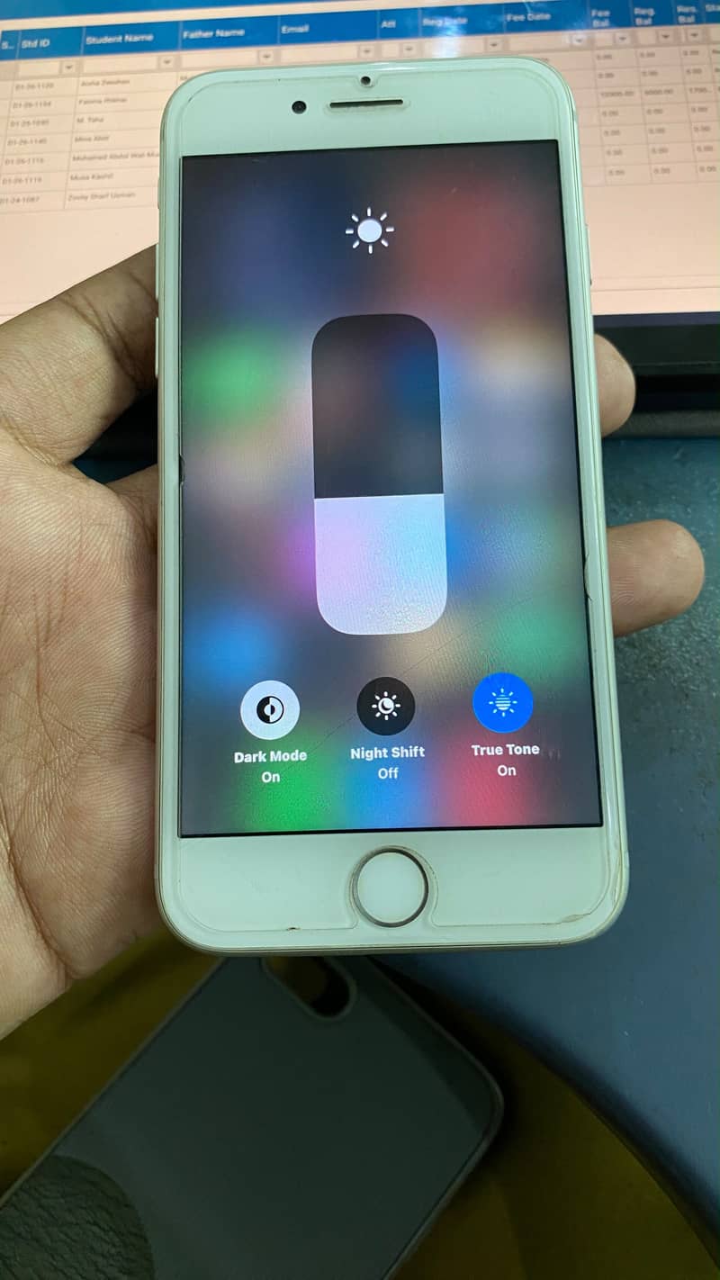 Apple iPhone 8 1