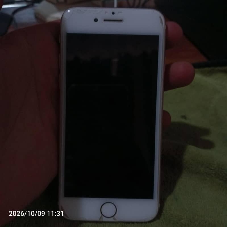Apple iPhone 7 1