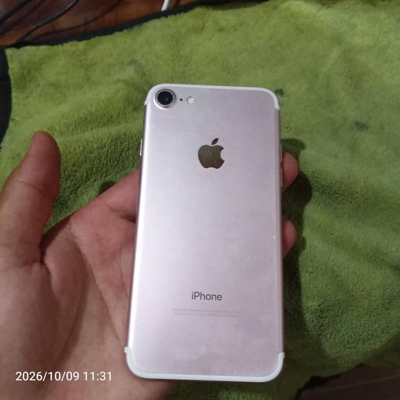 Apple iPhone 7 2