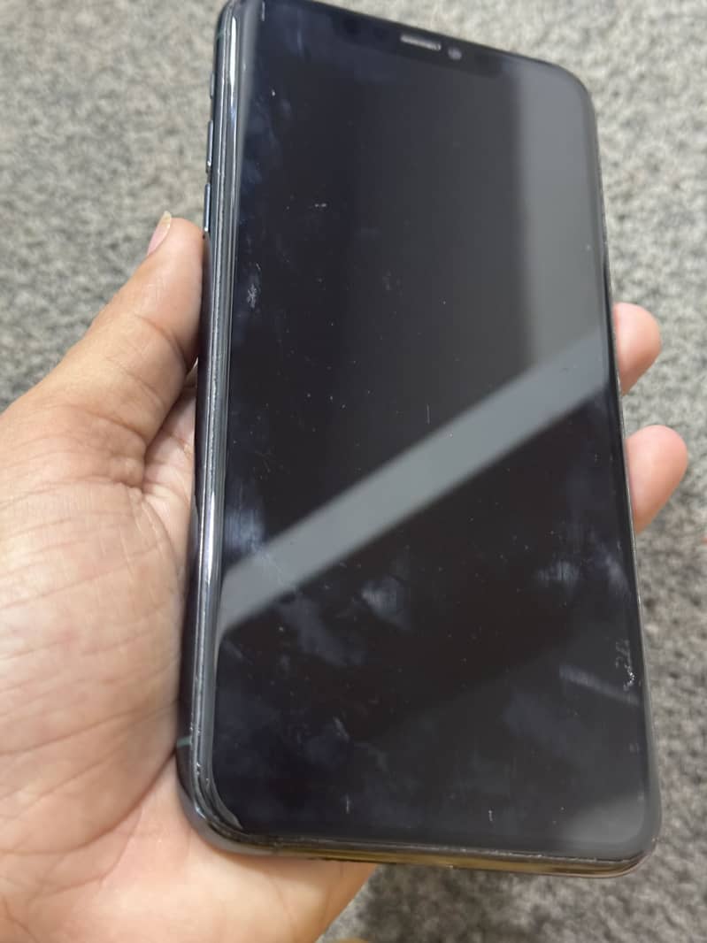 Apple iPhone 11 Pro Max 2