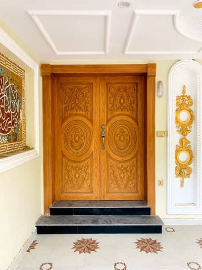 I'M SELLING A 8 MARLA SLIGHTLY USED HOUSE IN BAHRIA ORCHARD LAHORE PHASE 2 J-BLOCK. LIKE BRAND NEW REASONABLE PRICE. GOOD RENTAL INCOME