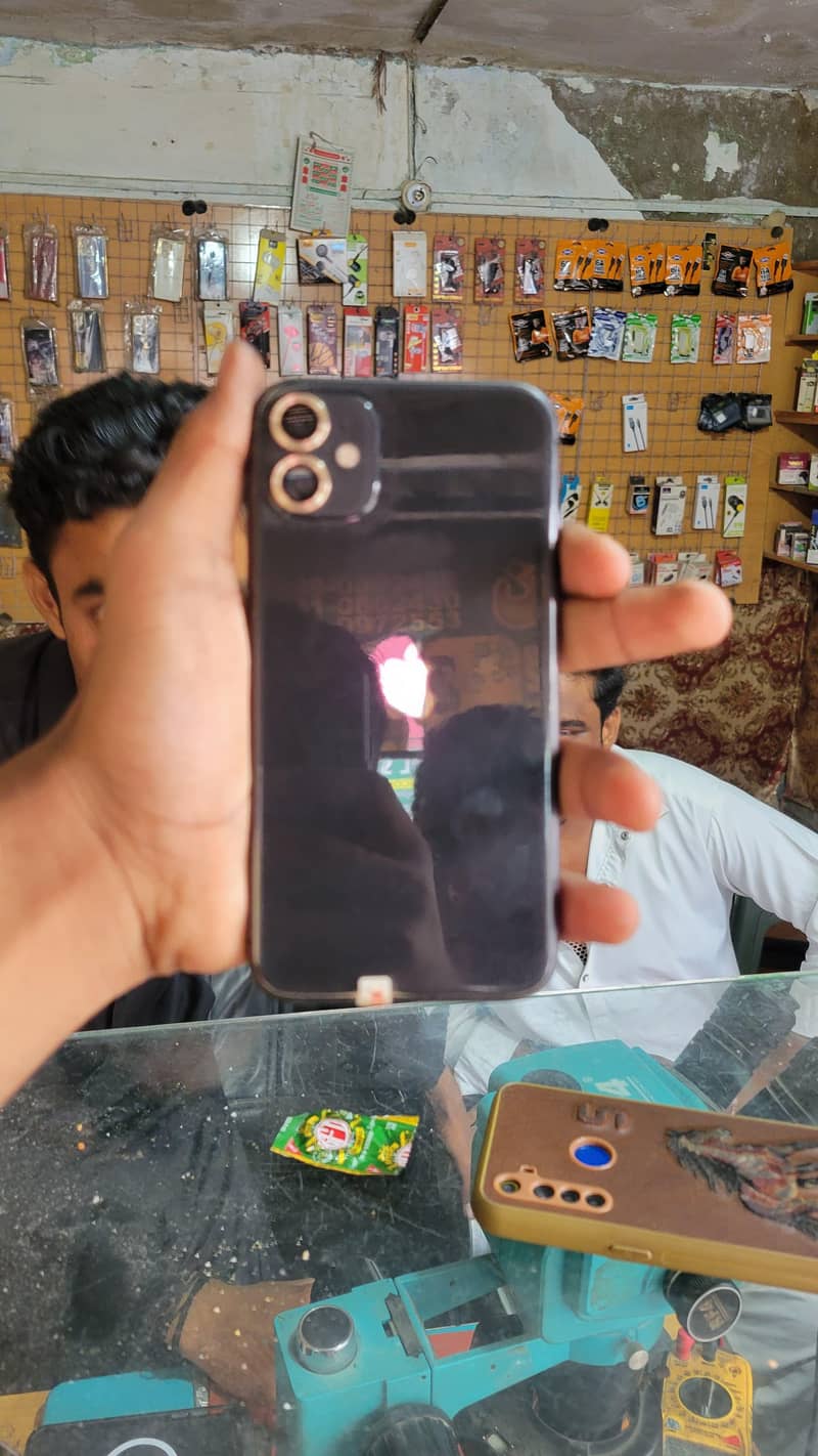 Apple iPhone 11 0