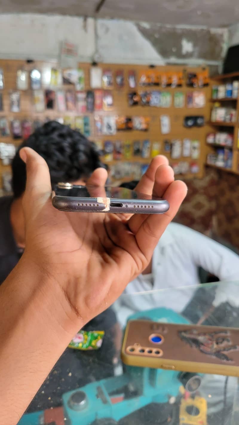 Apple iPhone 11 5