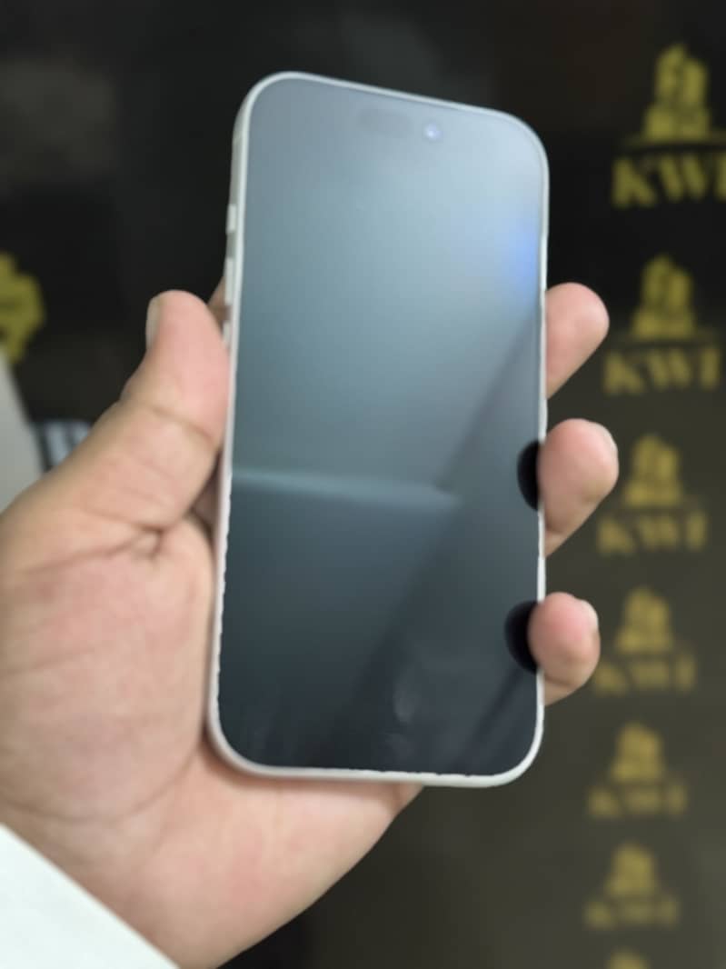 Apple iPhone 17 Pro 1